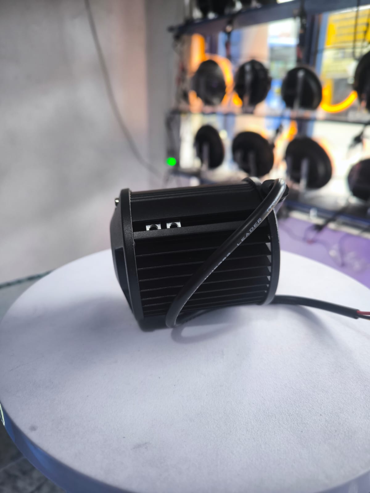 Miniatura 4 de EXPLORADORA CUADRADA BLANCO (TB016w)